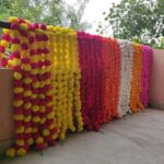 ইন্ডিয়ান গেন্দা গেন্দা লহর LAMANSH 4.5 feet (Pack of 100 Hangings) Artificial Genda Marigold Garland Phool Flower hangings For Wedding, Party & Event Decoration